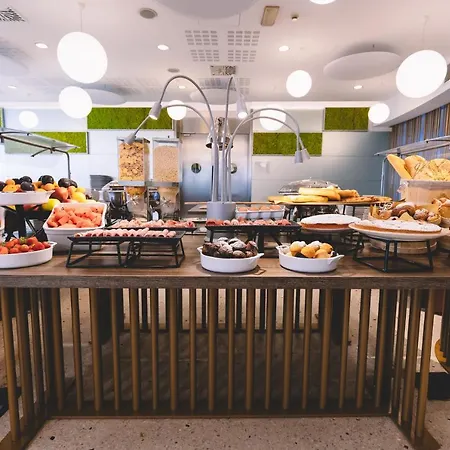 Novotel Venezia Castellana Отель